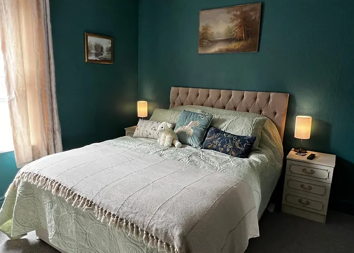 Robin\'S Hollow: 2Bd Home Near Wrexham Afc