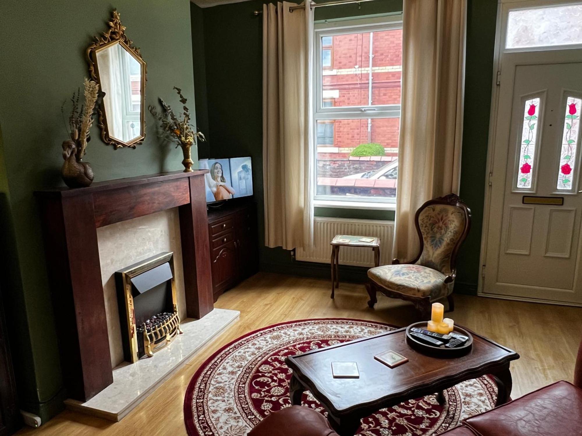 Robin's Hollow: 2bd Near Afc *