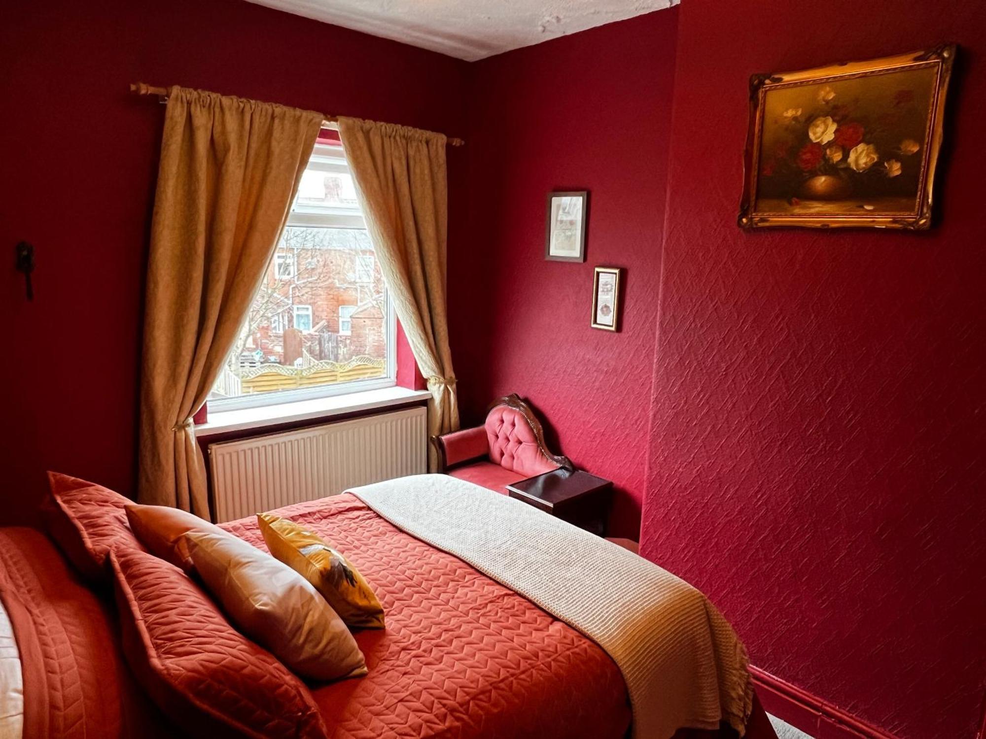 Robin's Hollow: 2bd Near Afc Holiday home Wrexham